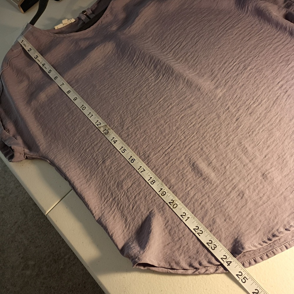 Maurices Womens Mauve Short Sleeve Zip Back Rolled Cuff Blouse Top Small - Picture 6 of 6